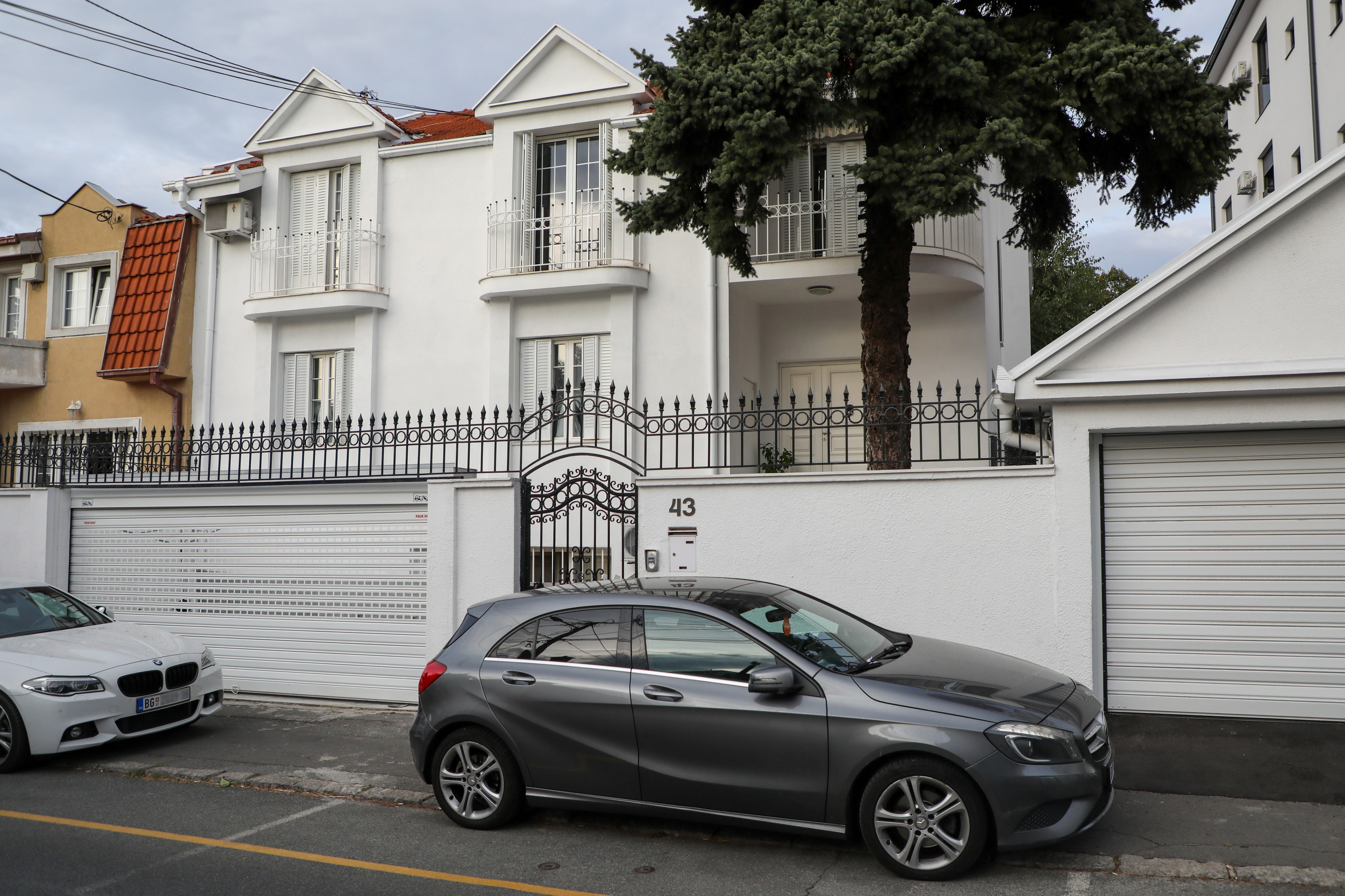 "Imamo dve kuće, on će biti naslednik" Bivšeg zadrugara čeka ogromno bogatstvo, a sad se oglasio iz luks vile