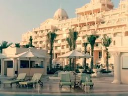 Hotel Rafflees the Palm Dubai, Dubai