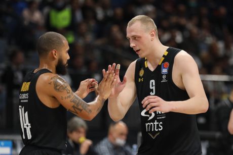 Dalas Mur, Alen Smailagić Dalas Mur, Alen Smailagić