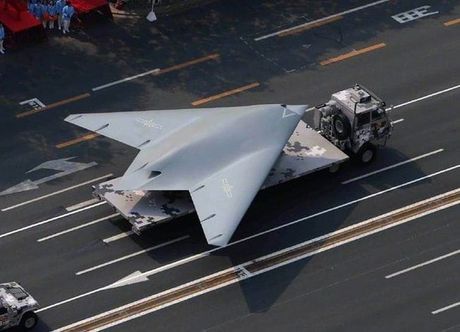 Kineski borbeni dron GJ-11