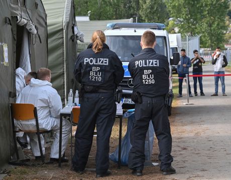 Nemačka, policija, migranti