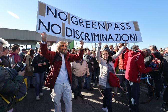 Italija protesti zeleni pasoš propusnica kovid potvrda