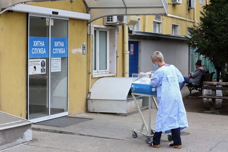 Inkubator za bebe, beba, Tiršova - Univerzitetska dečja klinika, bolnica