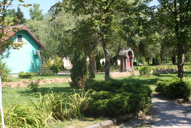 Banja Badanja je banja na planini Cer.