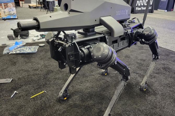 Vision 60, naoružani robot-pas Vision 60, naoružani robot-pas