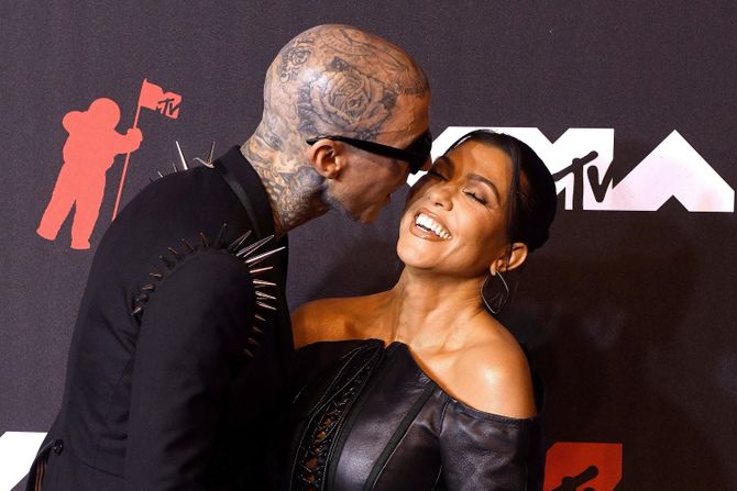 Kortni Kardašijan Travis Barker veridba Kourtney Kardashian Kortni Kardašijan Travis Barker veridba Kourtney Kardashian