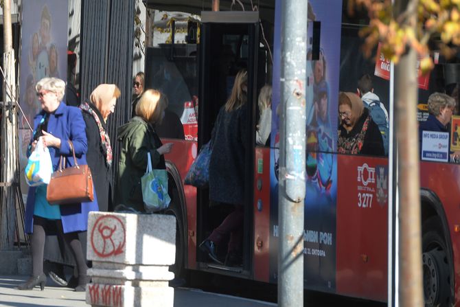 Lepo vreme, jesen, sunčano sunčan dan, vremenska prognoza, autobus, gradski prevoz, gužva