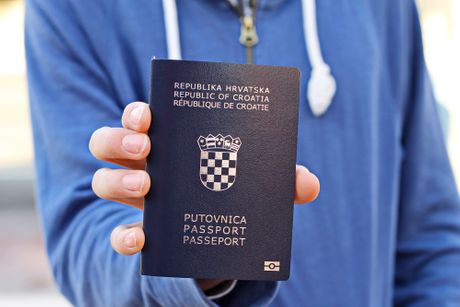 Hrvatski pasoš, putovnica, Hrvatska Hrvatski pasoš, putovnica, Hrvatska