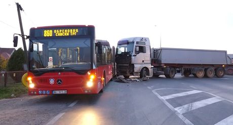 Sudar kamiona i autobusa, Obrenovački put, autoput Miloš Veliki