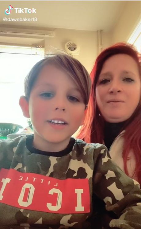 Alfie Baker-Knox Majka Dawn , Dečak opsednut sirom