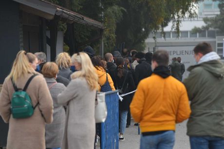 Hrvatska, Zagreb, Velesajam, gužve, vakcinacija