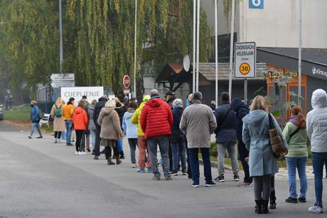 Hrvatska, Zagreb, Velesajam, gužve, vakcinacija Hrvatska, Zagreb, Velesajam, gužve, vakcinacija