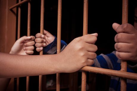 Deca maloletnici zatvor