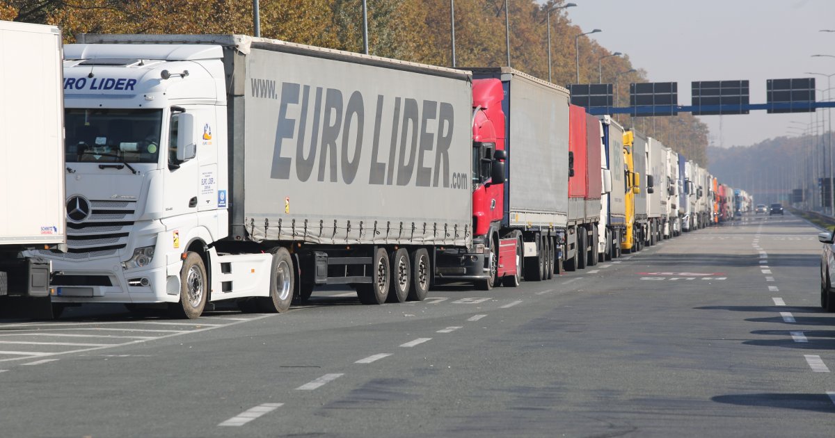 Zadržavanje za teretnjake na graničnom prelazu Šid dva sata