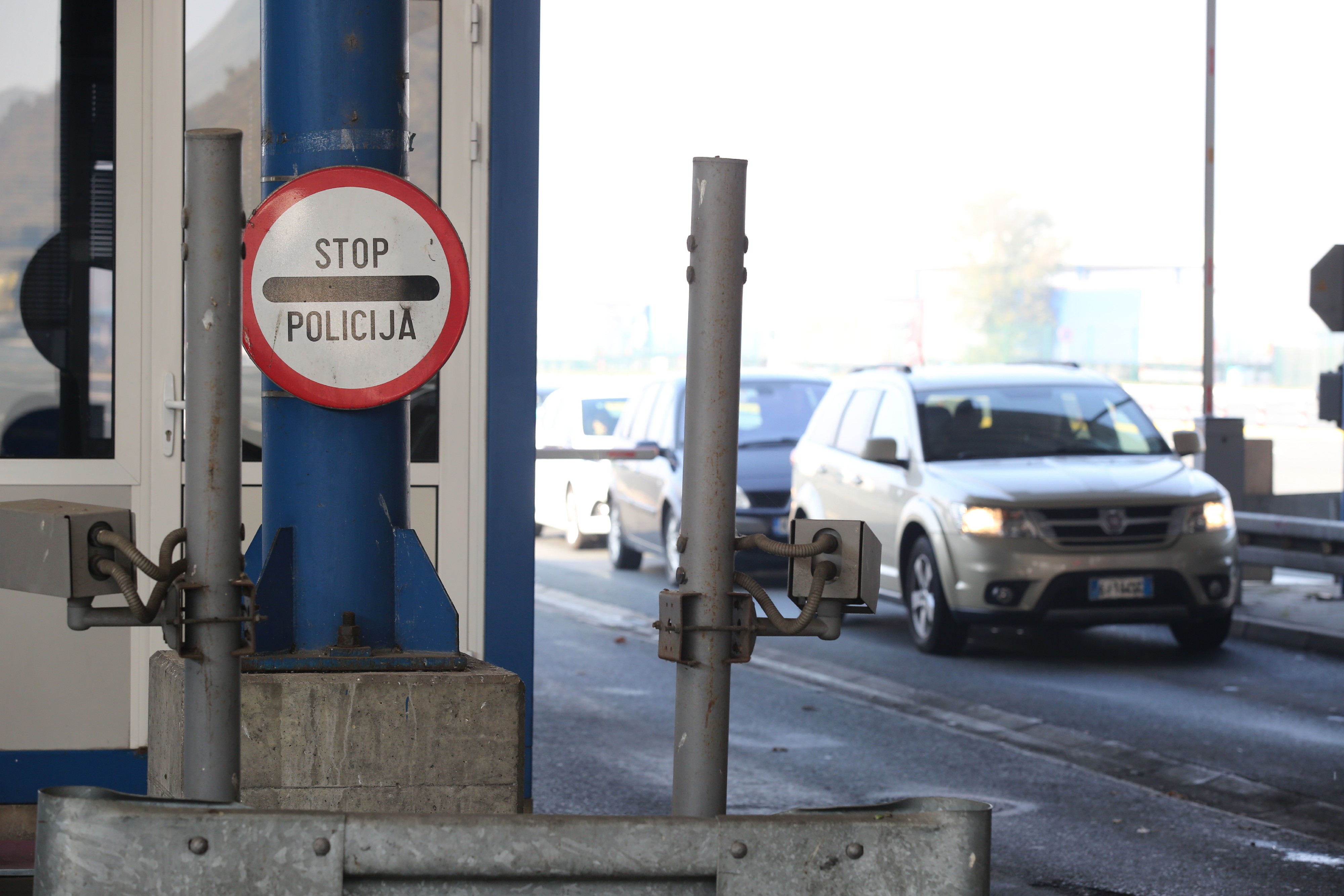 "To je OTIMAČINA" Srbin nadrljao na mađarskoj granici: Krenuo za Nemačku, pa zbog greške ostao bez 1.000€