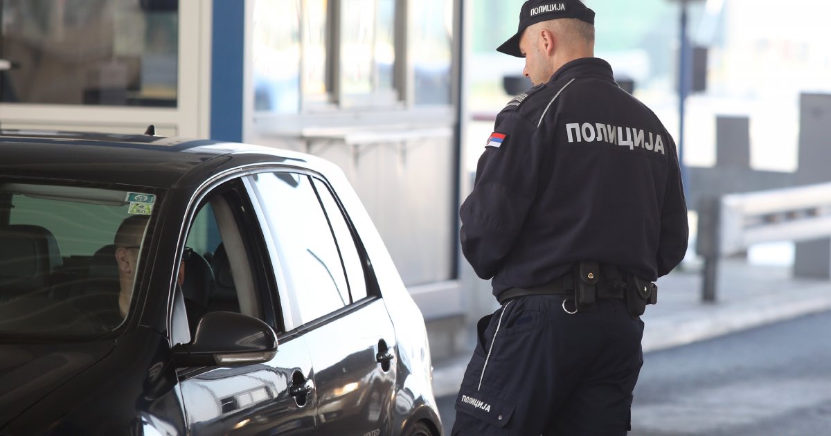 Velika zaplena na Batrovcima: Sprečeno krijumčarenje robe vredne preko 75.000 € - Telegraf Biznis