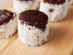 Ruske kape šubare kolač Russian hat dessert mini cake