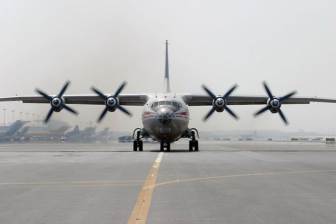 Avion Antonov An-12