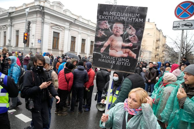 protest Kijev Ukrajina vakcinacija