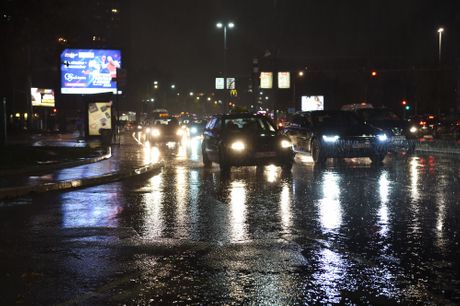 Kiša u Beogradu, gužva, gužve u saobraćaju, pljusak, kolaps