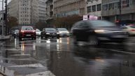 Budite oprezni pri vožnji: Kolovozi klizavi zbog kiše, vidljivost smanjena