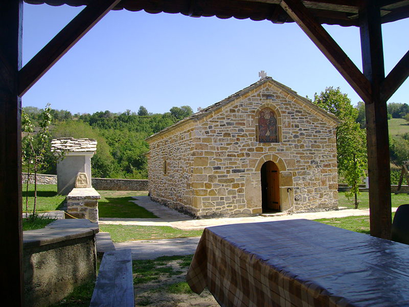 Svečano u manastiru Zočište: Vernici napunili hram, poklonili se moštima, mitropolit poslao važnu poruku