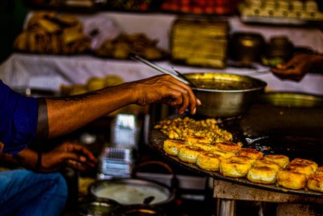 Varanasi, Indija, indijska hrana, vegetarijanska hrana