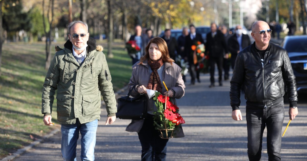Pevačica pred svaki Uskrs odlazi u selo, tamo otkrila šta radi: Muž i sin se ne odvajaju od nje