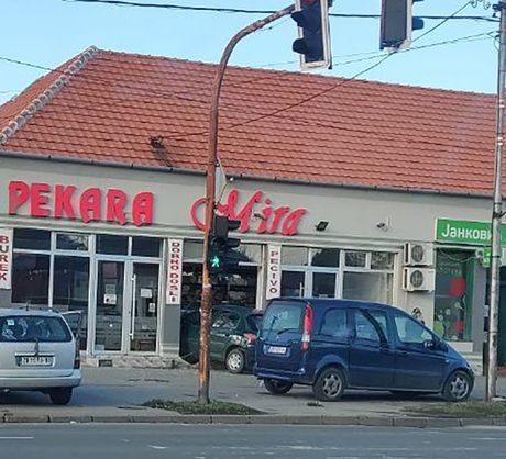 Sudar, auto završio u pekari