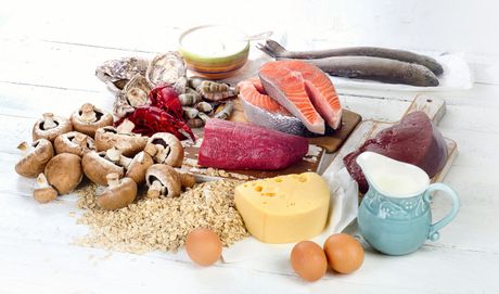 Vitamini, zdrava hrana, pečurke, meso, sir, jaja, losos Vitamini, zdrava hrana, pečurke, meso, sir, jaja, losos