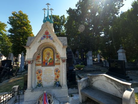 Grob Nikolaja Henrikoviča Hartviga