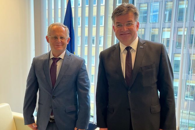 Besnik Bisljimi, Miroslav Lajčak Besnik Bisljimi, Miroslav Lajčak
