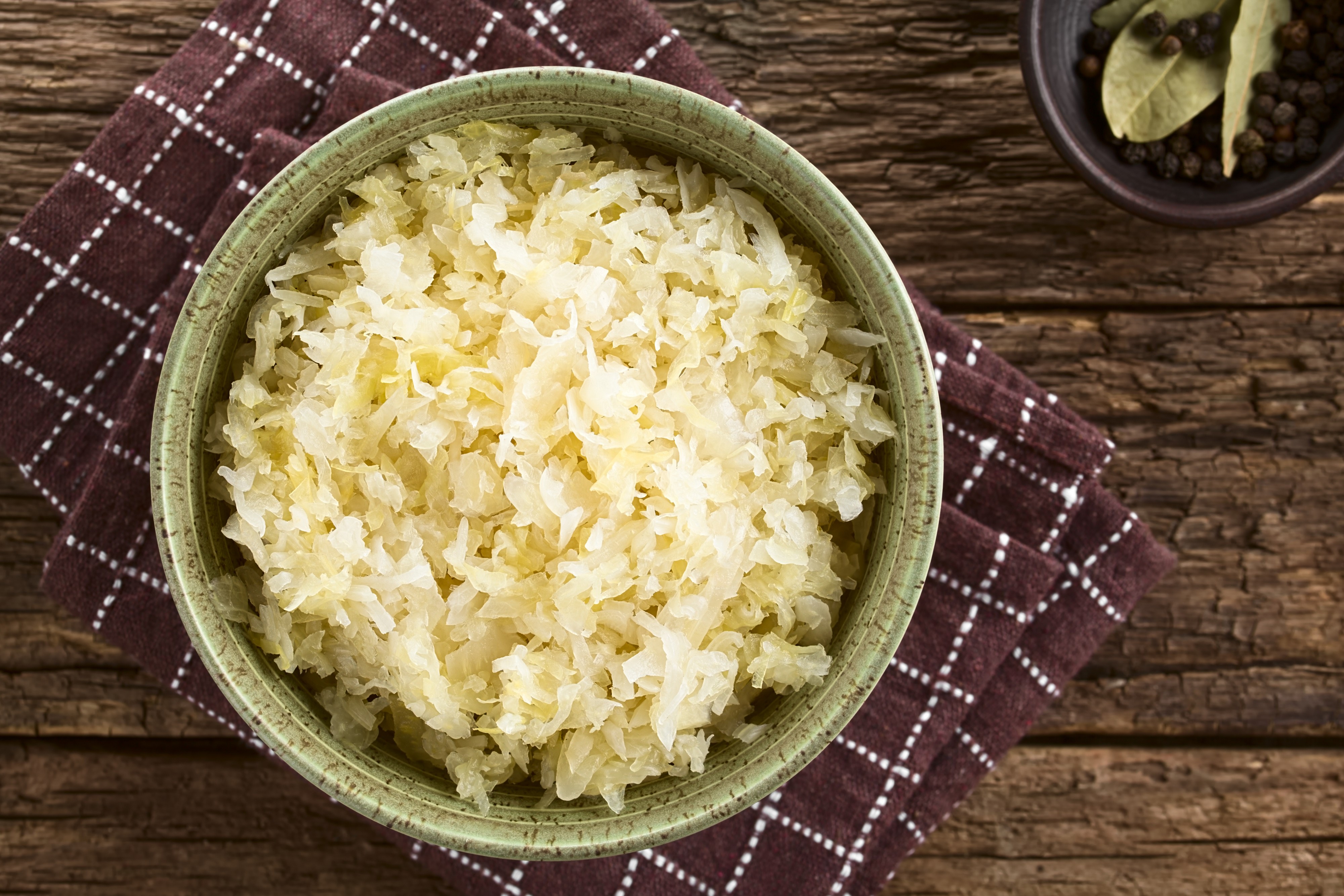 Zašto vam je nakon obilnog ručka muka i pospanost: Kiseli kupus rešava problem, ali postoji pravilo