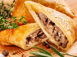 Pitice sa mesom, pite, pita