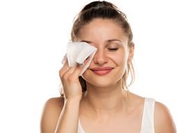 nega lica, koža, vlažna maramica