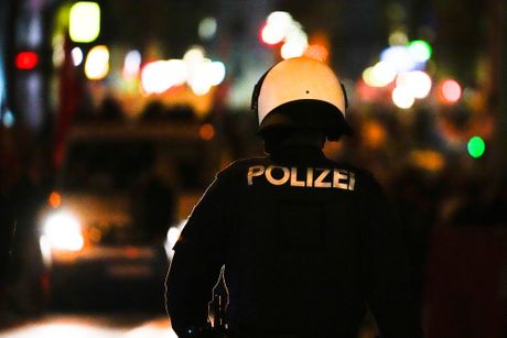 Beč protesti kovid korona policija
