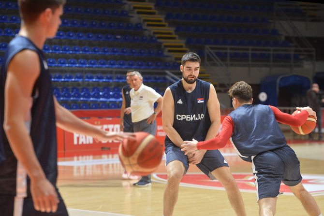 Trening reprezentacija Srbije, Svetislav Kari Pešić