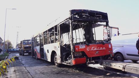 Izgoreli autobus