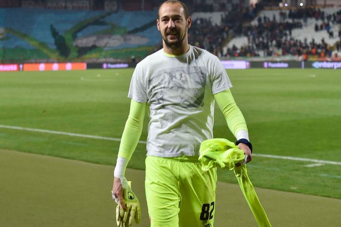 Milan Borjan, FK Crvena zvezda, FK Ludogorec, Deca, navijači, Marakana