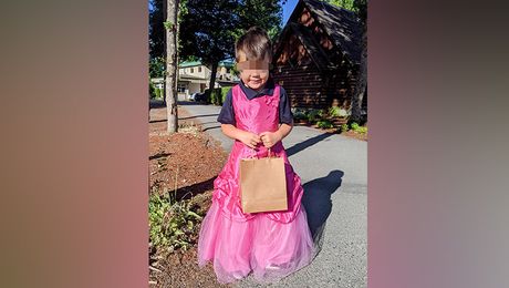 Jared Qwustenuxun Williams, Tata podržava sina koji nosi haljine