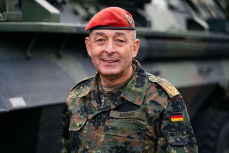 Carsten Breuer, Karsten Brojer Nemačka general