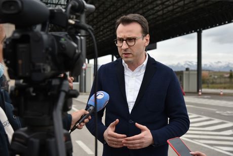 Administrativni prelaz Merdare, prilikom zabrane direktor Petar Petković