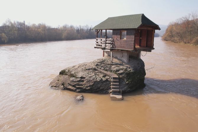 Kućica na Drini