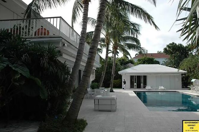 Jeffrey Epstein Palm Beach vila Džefri Epstain