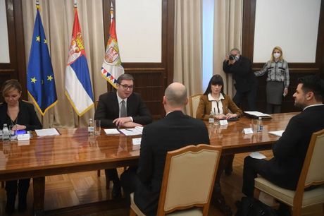 Aleksandar Vučić sastao se sa direktorom Svetskog ekonomskog foruma za Evropu, Evroaziju i Bliski istok Mirekom Dušekom