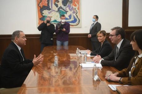 Aleksandar Vučić sastao se sa ambasadorom Bahreina Ahmedom Alsatijem