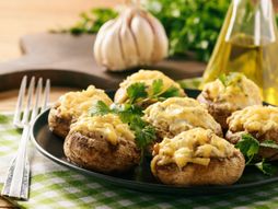 Šampinjoni, hrana, predjelo, punjeni šampinjoni