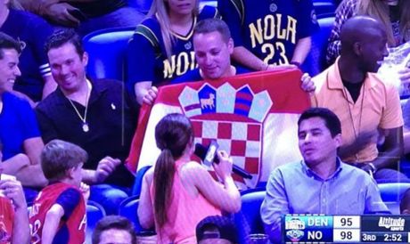 Navijač, hrvatska zastava, Nikola Jokić