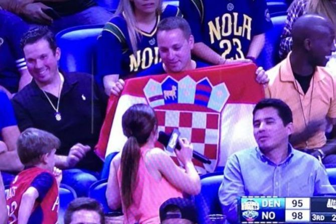 Navijač, hrvatska zastava, Nikola Jokić