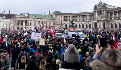 Austrija, Beč protesti protiv antikovid mera korona